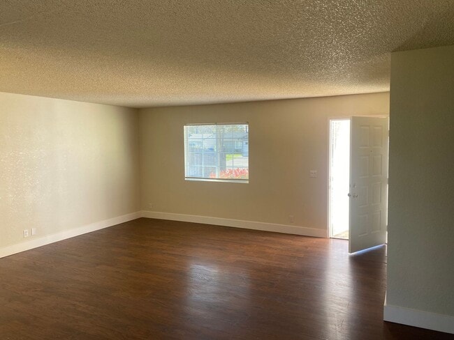 Photo - 1155 Beltline Rd