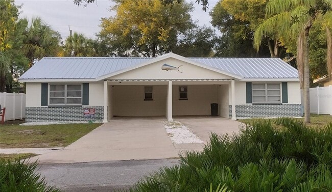 Building Photo - 1 Bedroom 1 Bath 1/2 Duplex