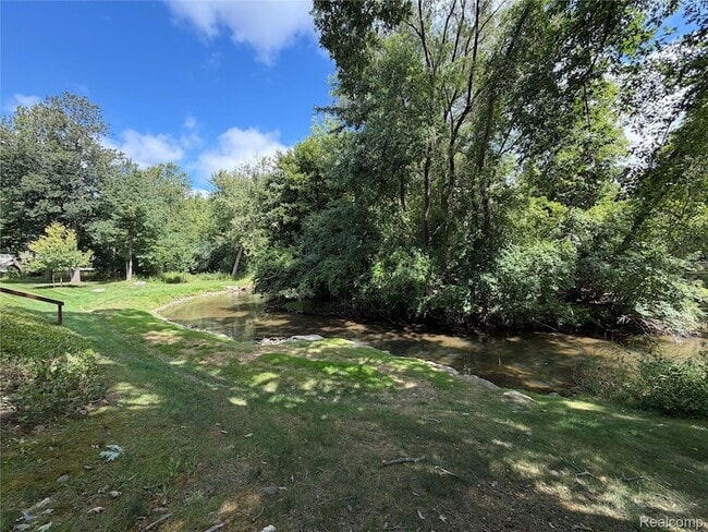 Photo - 629 Oakbrook W Unit 18