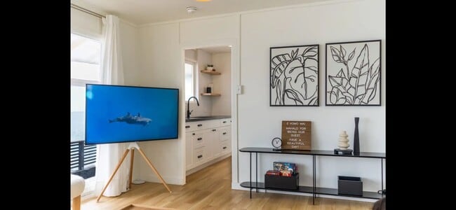 Photo - Fully furnished, stunning oceanfront home ...