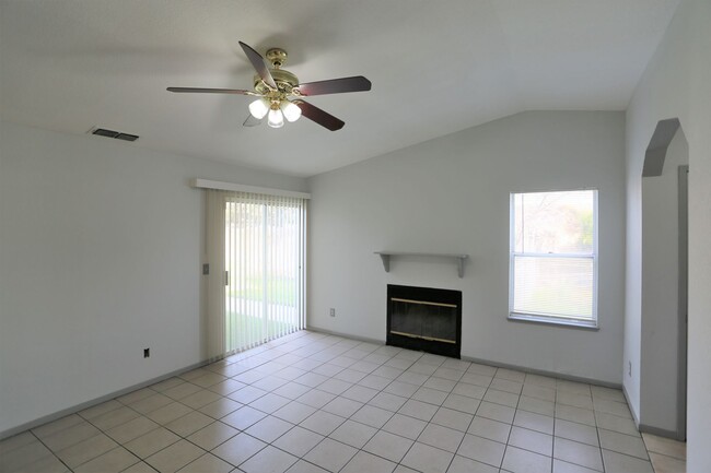 Photo - Great home on a cul de sac