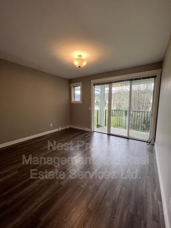 Photo - 110-110 Baxter Ave