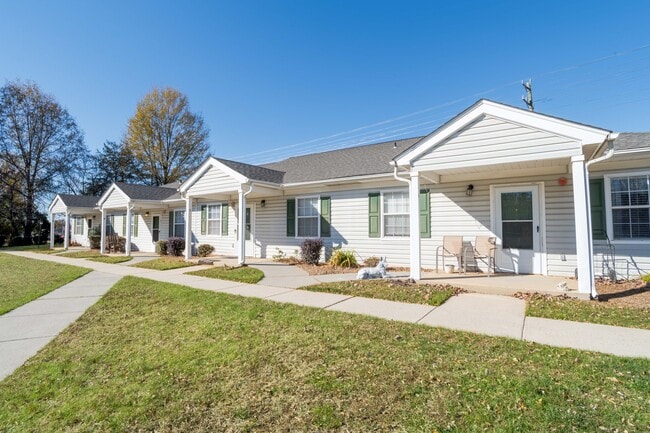 Photo - Charlotte Spring