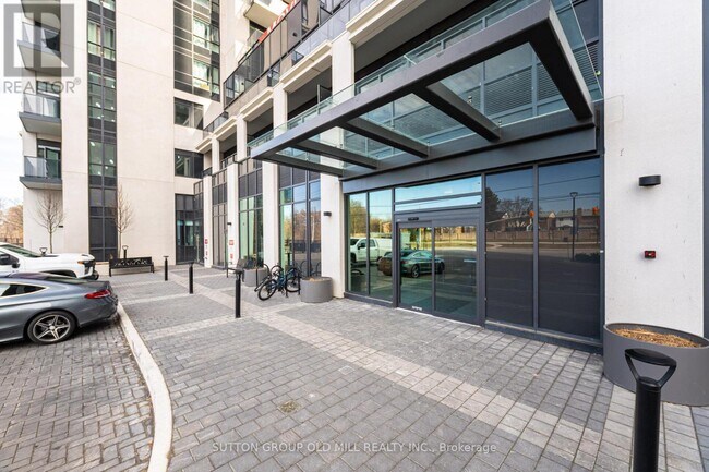 Photo - 204 Burnhamthorpe Rd E Unit 104