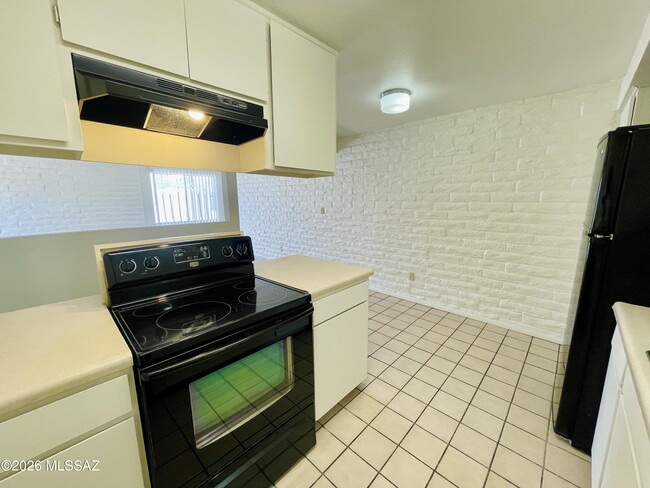 Photo - 3216 N Cherry Ave