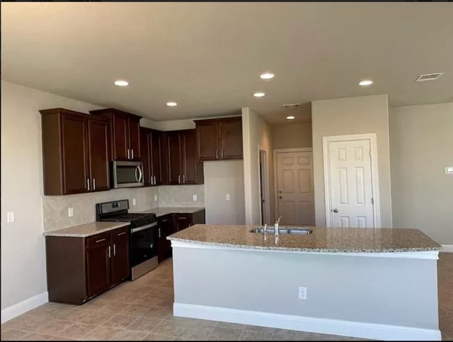Photo - 200 Mayney Ln