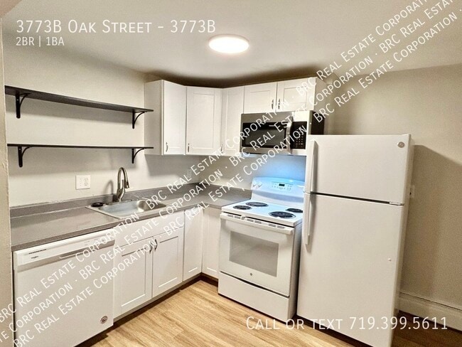Building Photo - 3773B Oak Street-3773B Unit 3773B