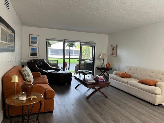 Building Photo - 342 Lakeview Dr Unit 104 Rental