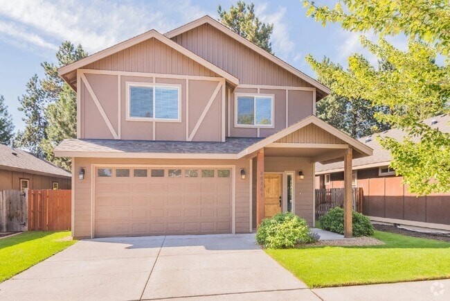 Building Photo - 3/2.5 home in SE Bend close to shopping an...