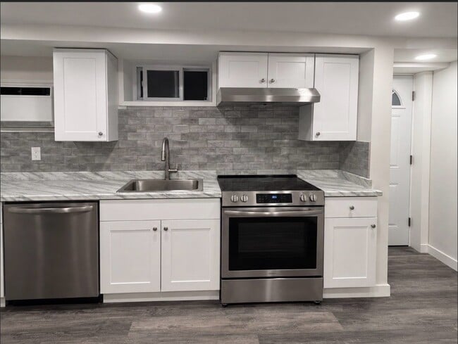 New Kitchen with dishwasher