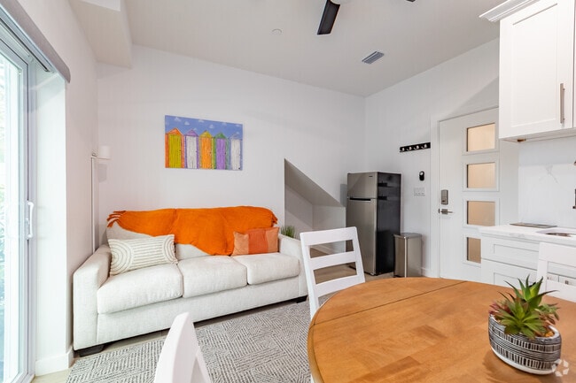 1BR, 1BA - 400SF - Living Room