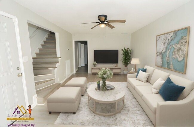 Photo - 615 Doane Dr