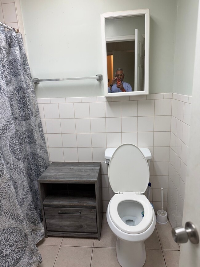 Photo - 1635 Centre Ave