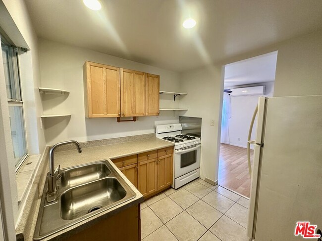 Photo - 5156 W 131st St