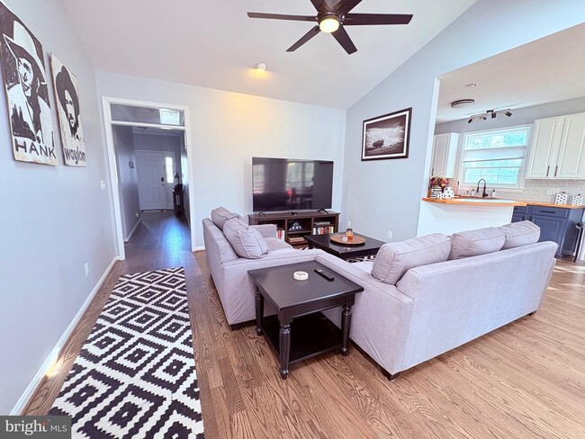 Photo - 3910 Lynnhaven Ln