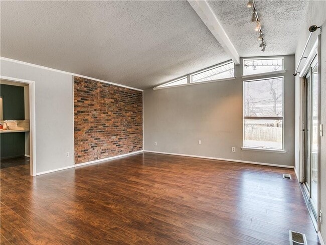 Photo - 507 NE 61st St