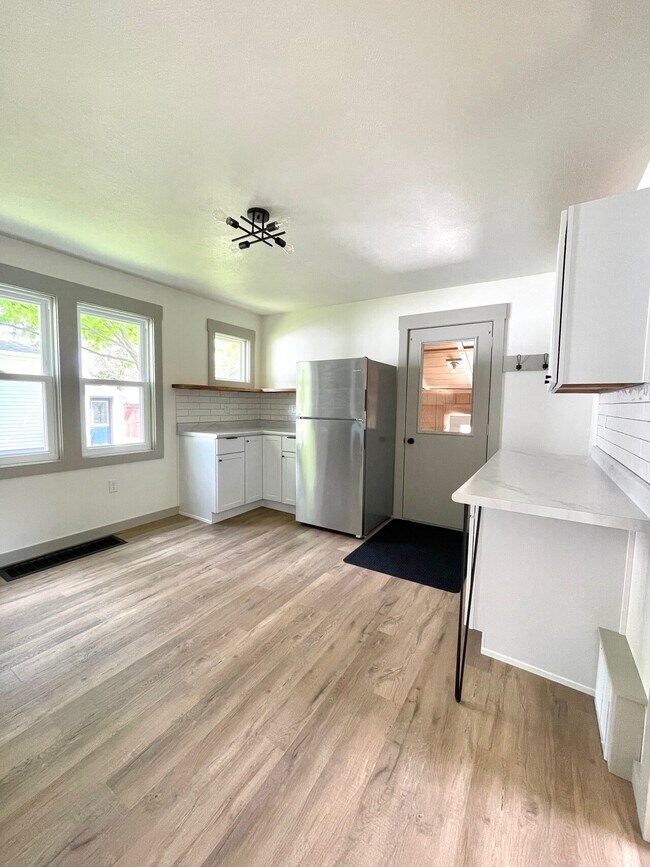 621 Duplex Condo Unit 1 Condo for Rent in Escanaba, MI