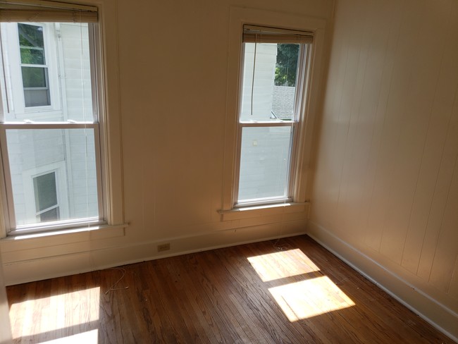 Bedroom 1 - 11 Franklin St Unit 2