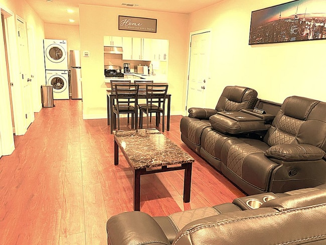 Photo - 2957 43rd St