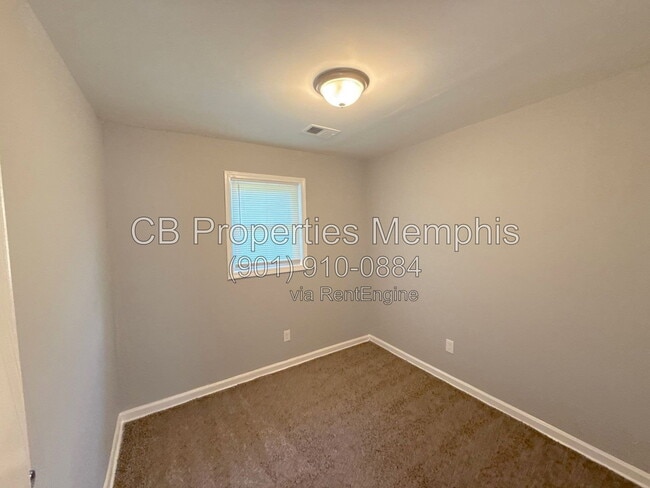 Photo - 4360 Bluebell St