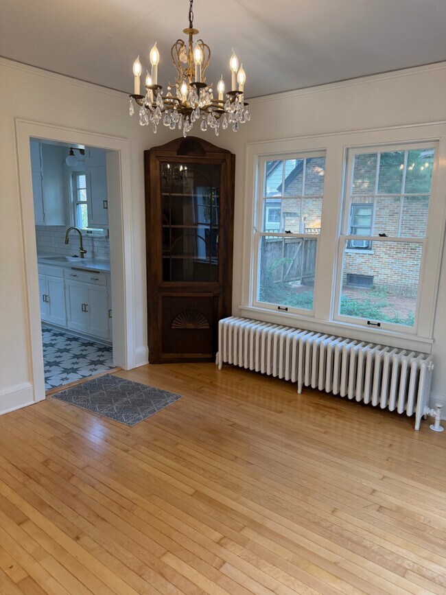 321 Roosevelt Ave