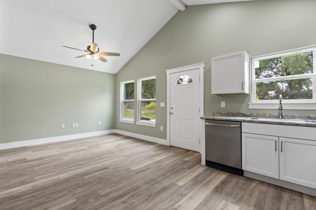 Photo - 1305 E 1st Ave