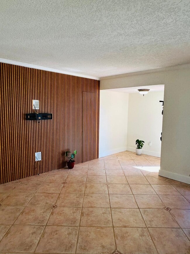 Photo - 515 NW 202nd Terrace