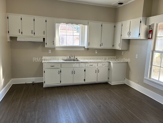 Photo - 132 Peachtree St