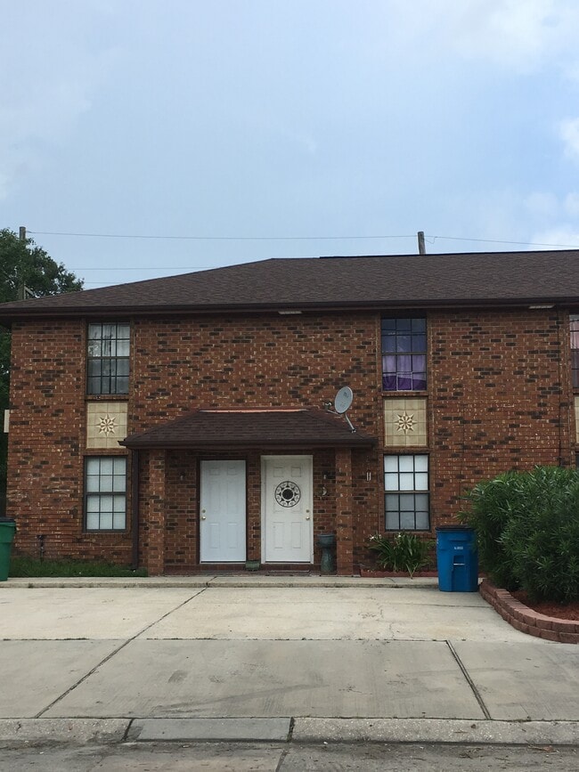 Building Photo - 2504 Meraux Lane Unit Apt B