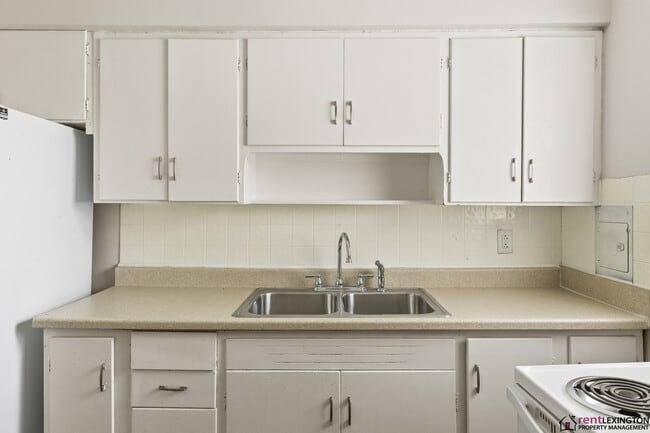 Photo - 541 Sheridan Dr