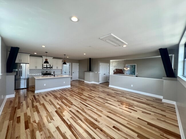Photo - 116 S Main St Unidad 312