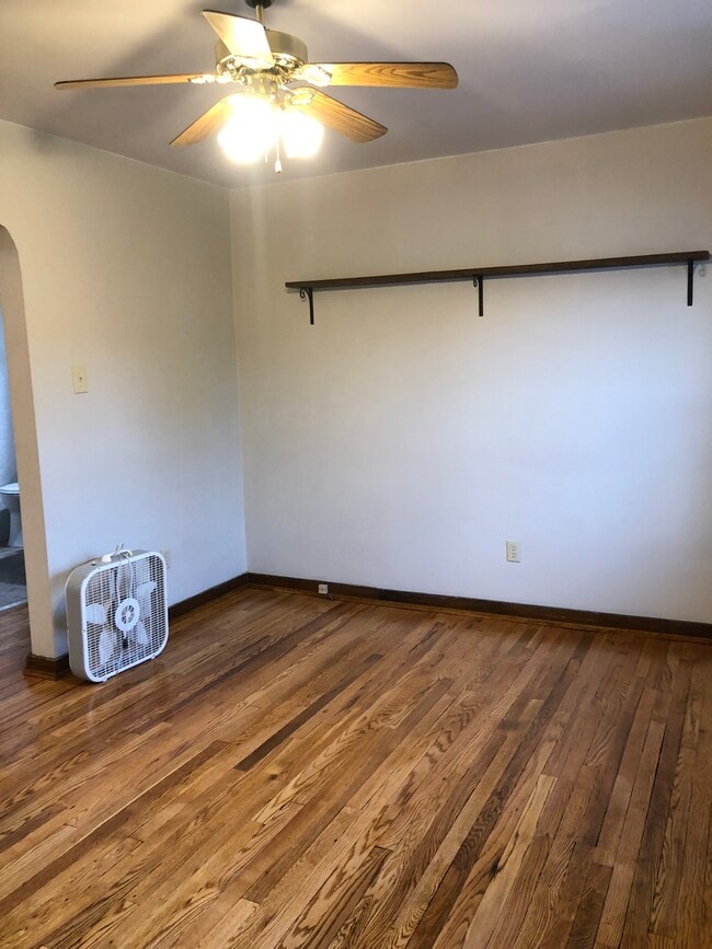 Photo - 728 W 3rd St