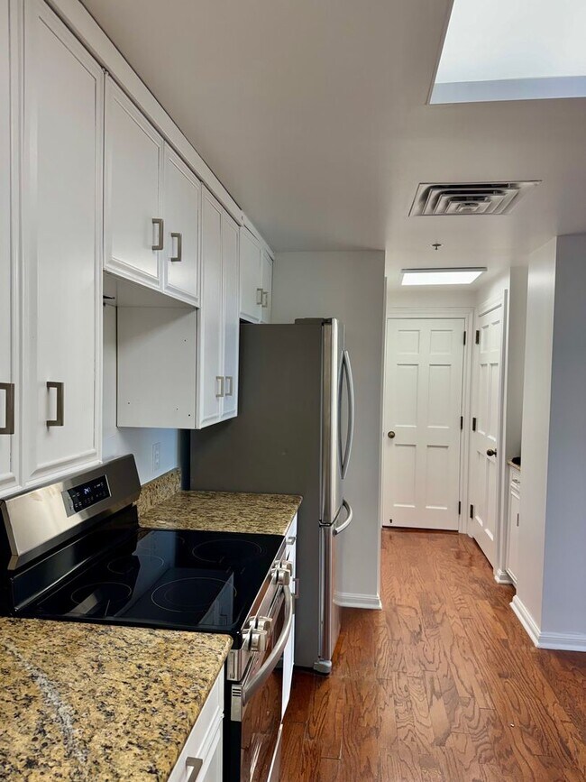 Photo - Experience Luxury and Prestige at Yorktown Condominiums