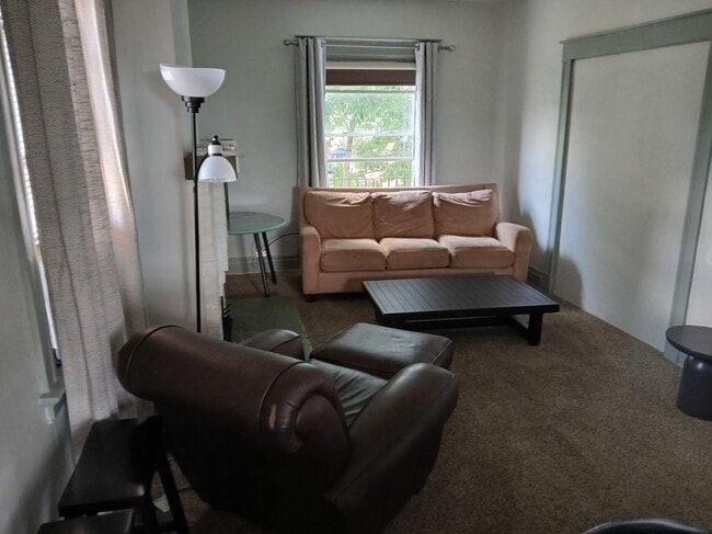 Photo - 2461 Fairview Ave Unidad 2461 #2