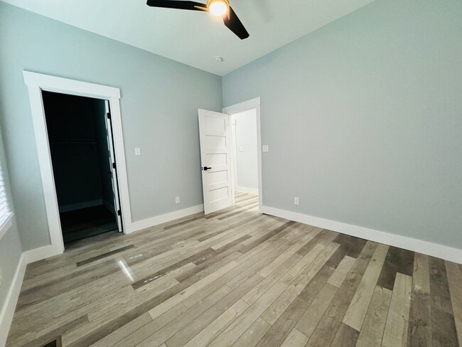 Photo - 1105 E 38th St