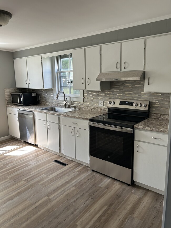 Building Photo - 76 Mount Vernon St Rental