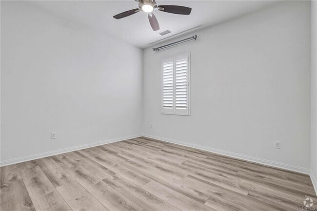 Building Photo - 11 Barnes Rd Rental