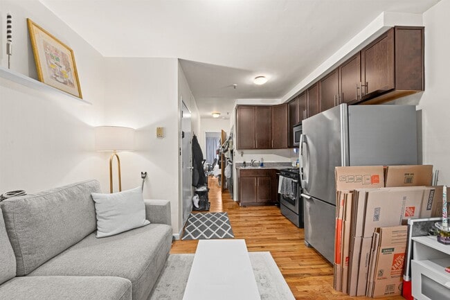 Building Photo - 606 Jefferson St Unit 1L Rental