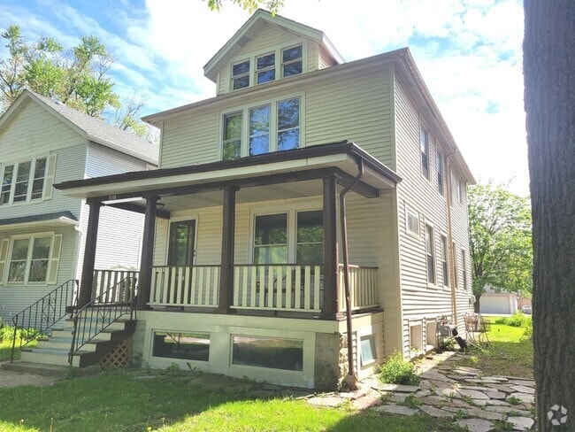 Building Photo - 1018 S Maple Ave Rental