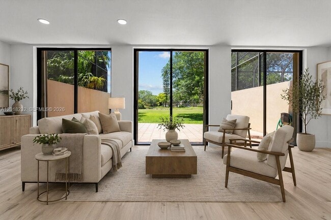 Building Photo - 3737 Alcantara Ave Unit D-81