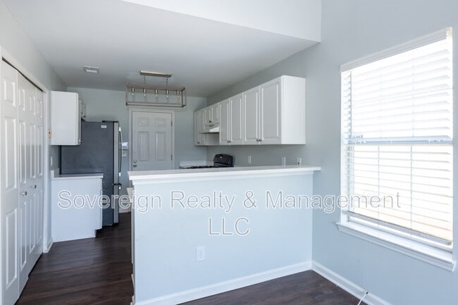 Photo - 3690 Manor Ct SW