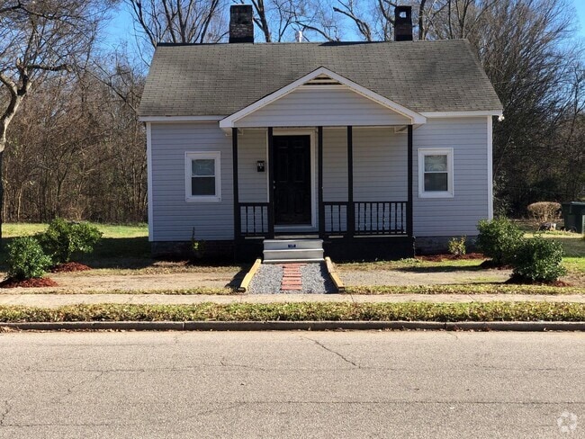 Building Photo - Recently Upgraded 3 Bedroom in Downtown Ro... Rental