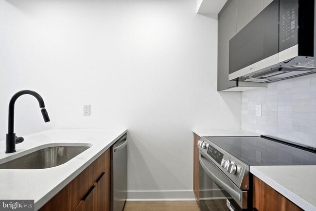 Photo - 2456 N 19th St Unit 2