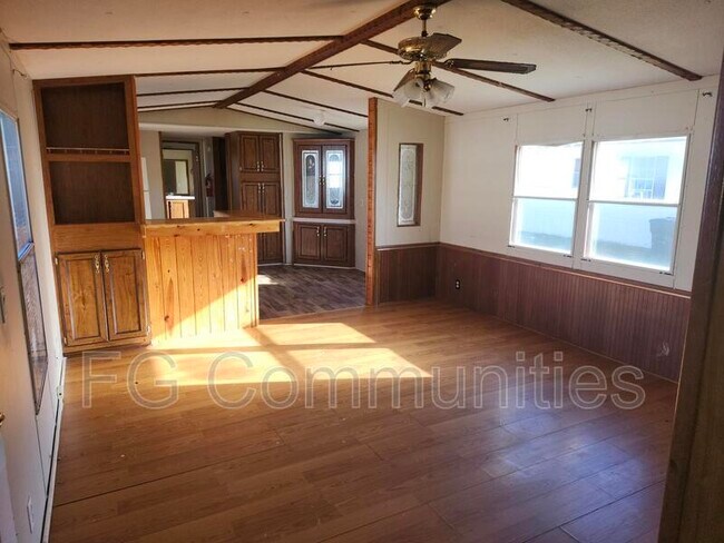 Photo - 1023 Crystal Blvd