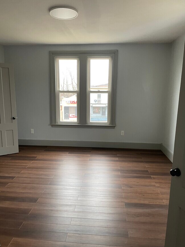 Photo - 380 W Main St