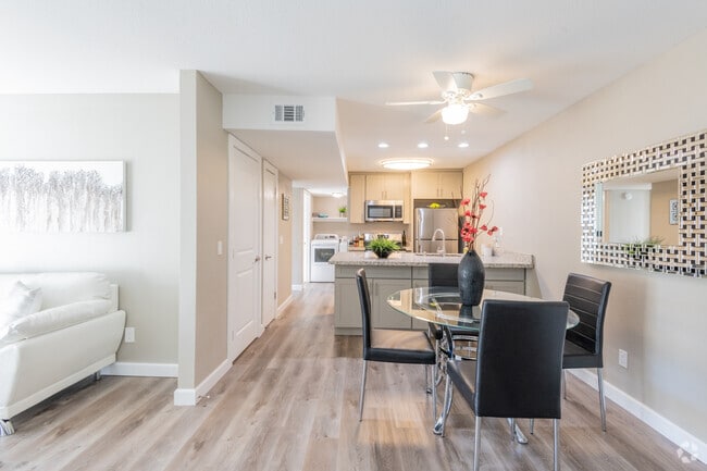 2BR, 1BA - Creekside Gardens