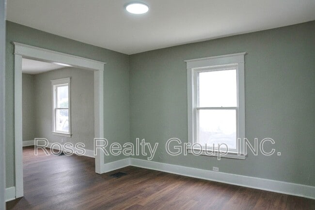 Photo - 902 Mason St