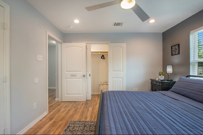 Photo - 958 E Allen Ave