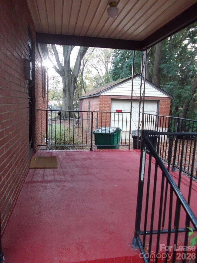 Photo - 2746 Dogwood Ave