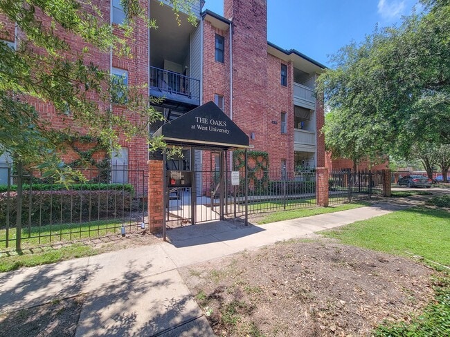 Photo - 4041 Drake St Unit 116